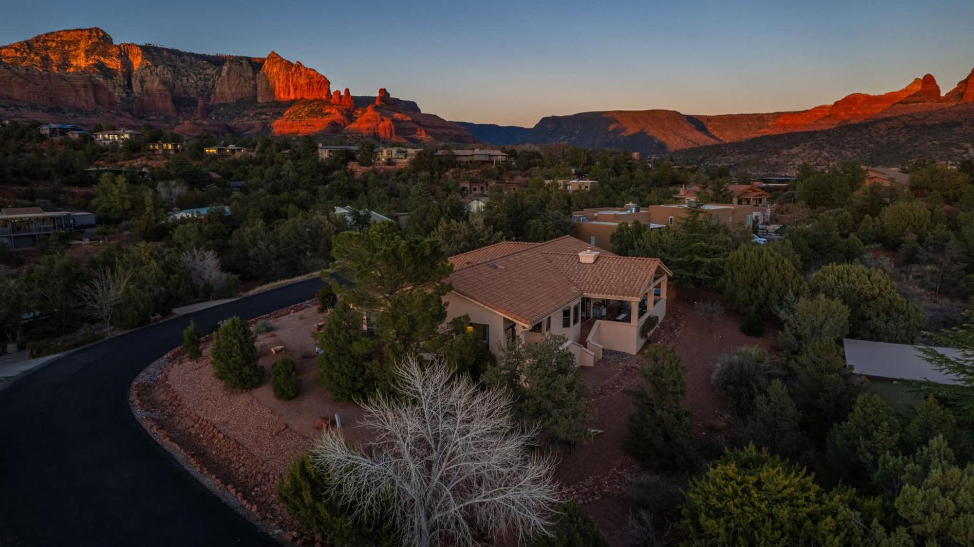 5 Bed 3 Bath Uptown Sedona-Game Room-Sauna-Cold Plunge-Jacuzzi-Gym Εξωτερικό φωτογραφία